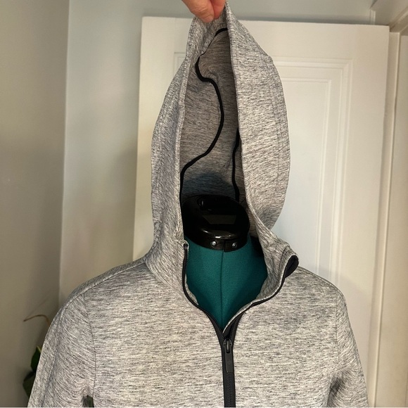 Lululemon • Going Places Hooded Jacket
Heathered Space Dyed Medium Grey size 2 - Picture 12 of 16